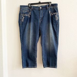 SANDPIPER Floral Embroidered Cropped‎ Jeans Embellished Mid Rise Size 22/24